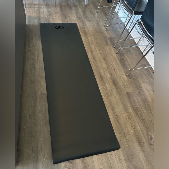 Alo- long warrior mat- black - Picture 1 of 1